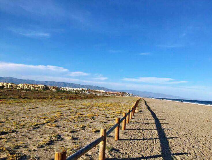 Apartamento Lujo, Primera Linea Playa, Garaje, Wifi, Piscina Climatizada Roquetas de Mar Extérieur photo